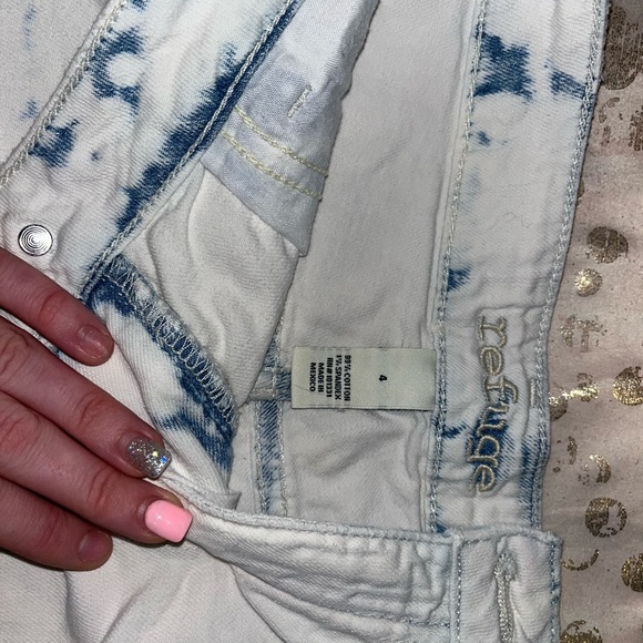 High waisted REFUGE shorts - Picture 3 of 5